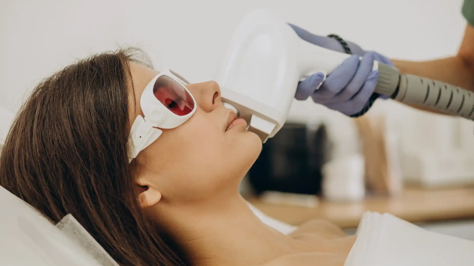 Laser for Dull Skins by Whimsy Aesthetic Clinic